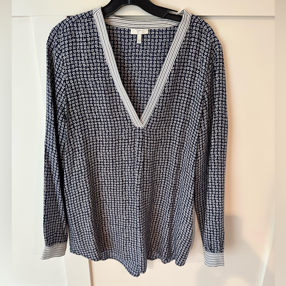 Joie L Navy and white blouse with stars